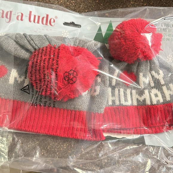WAG-A-TUDE PET & PARENT MATCHING HATS SET
NEW IN PACKAGE - Picture 5 of 5